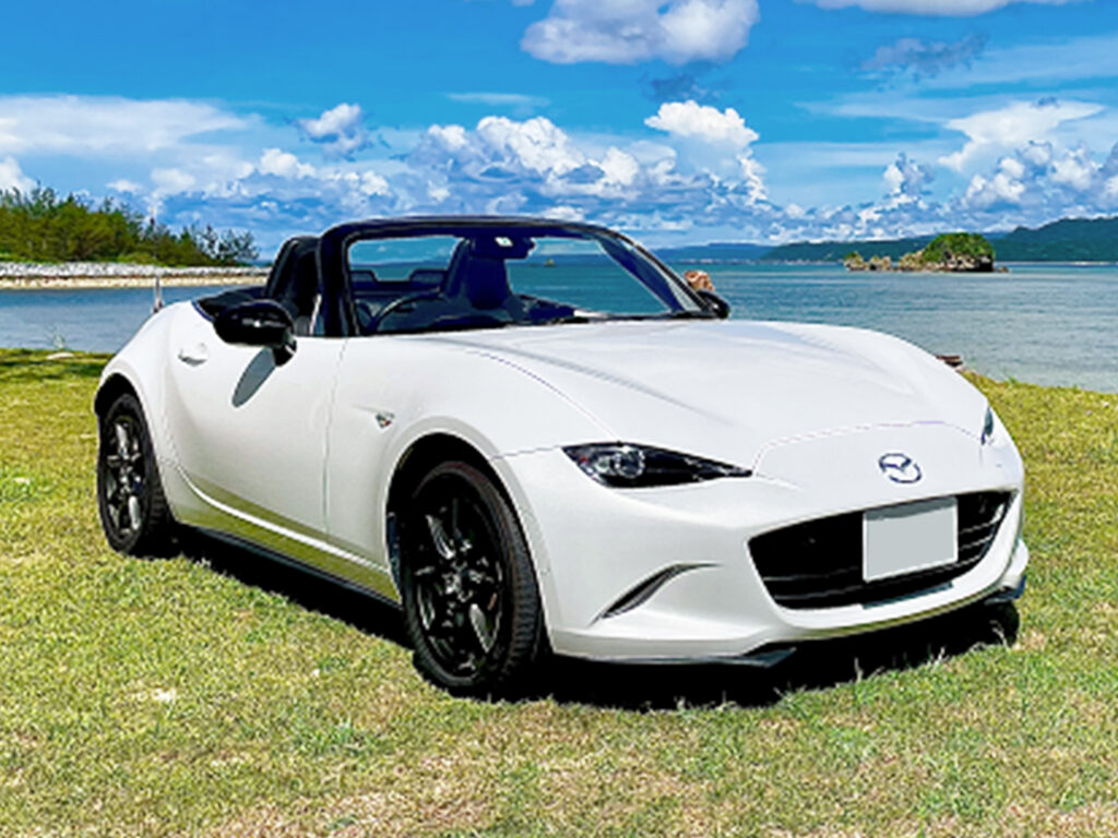 白いロードスター