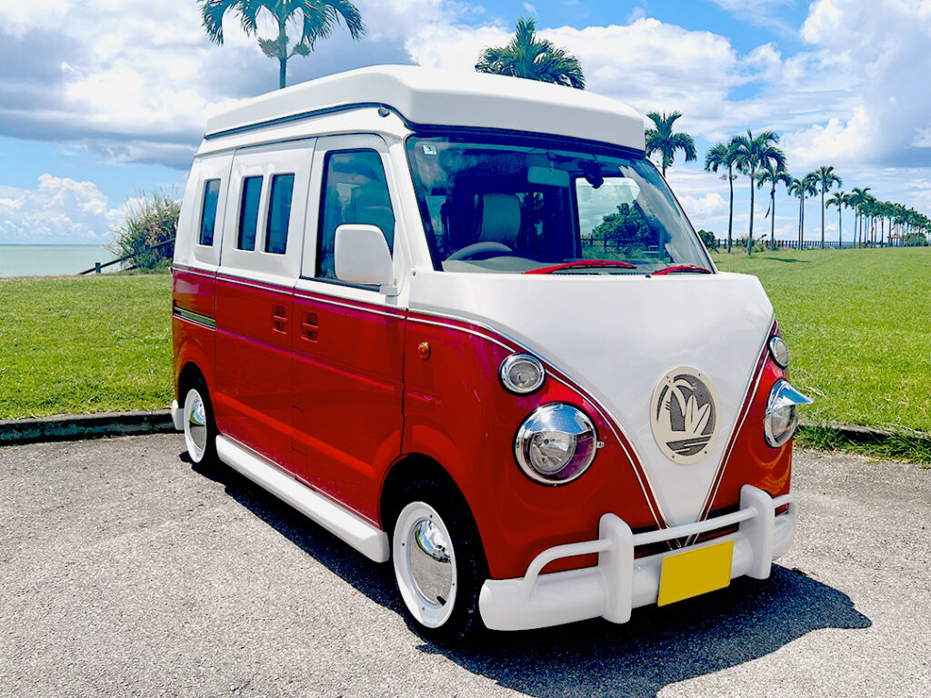 赤色のカスタムカー