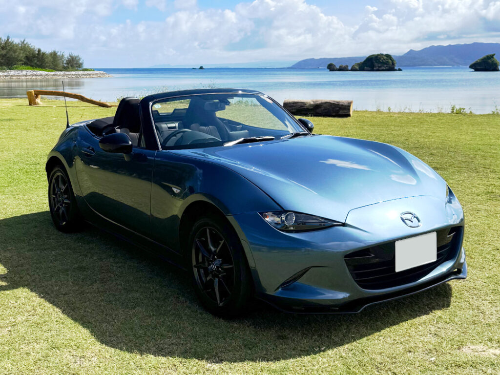 青いロードスター